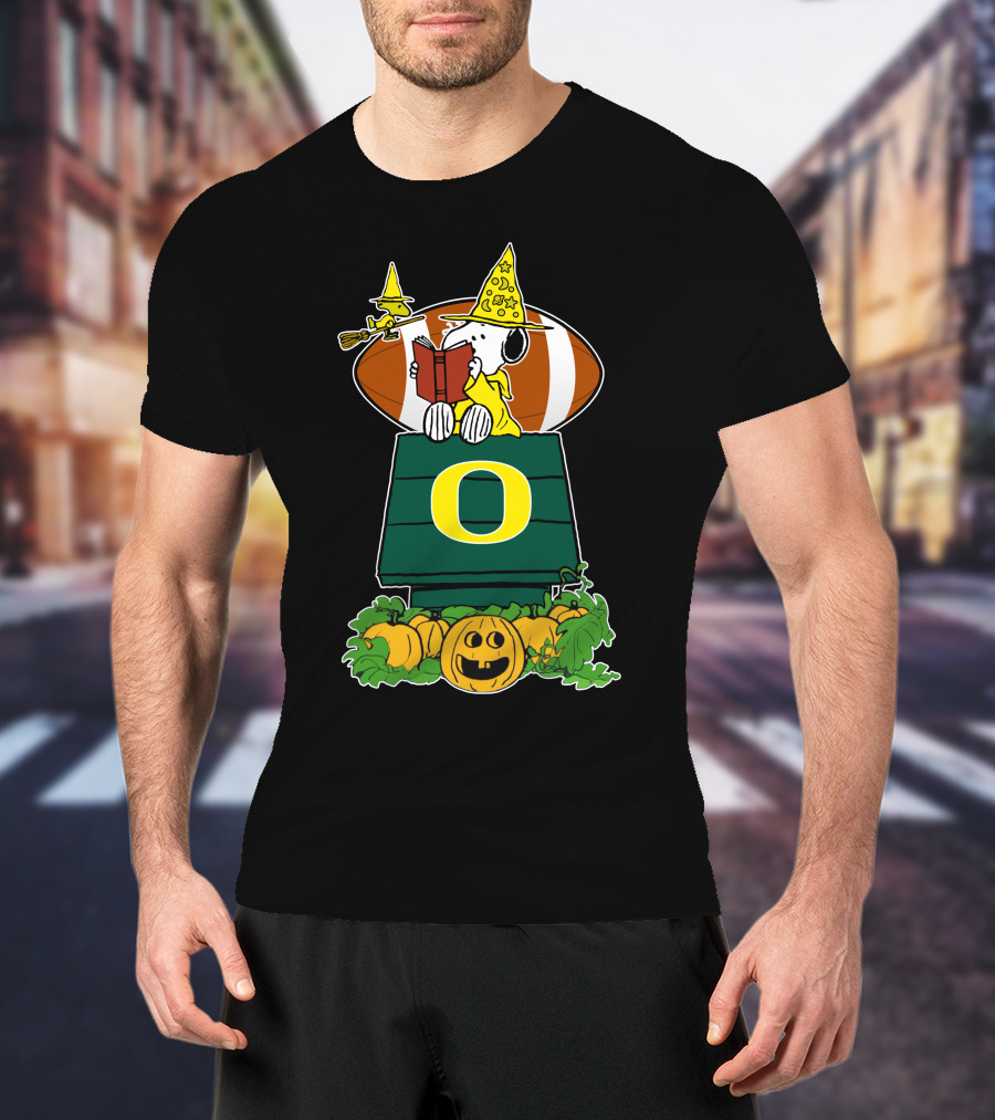 Snoopy Halloween Oregon Ducks Football Pumpkin House T-Shirt