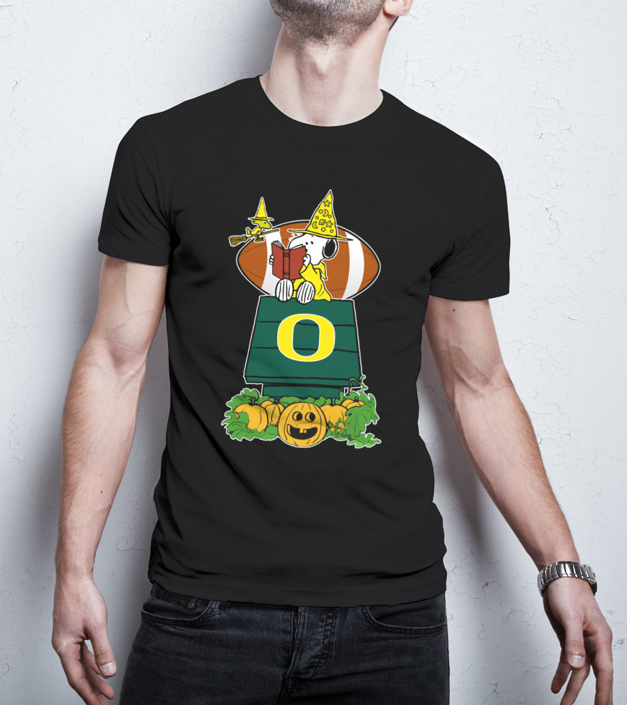 Snoopy Halloween Oregon Ducks Football Pumpkin House T-Shirt