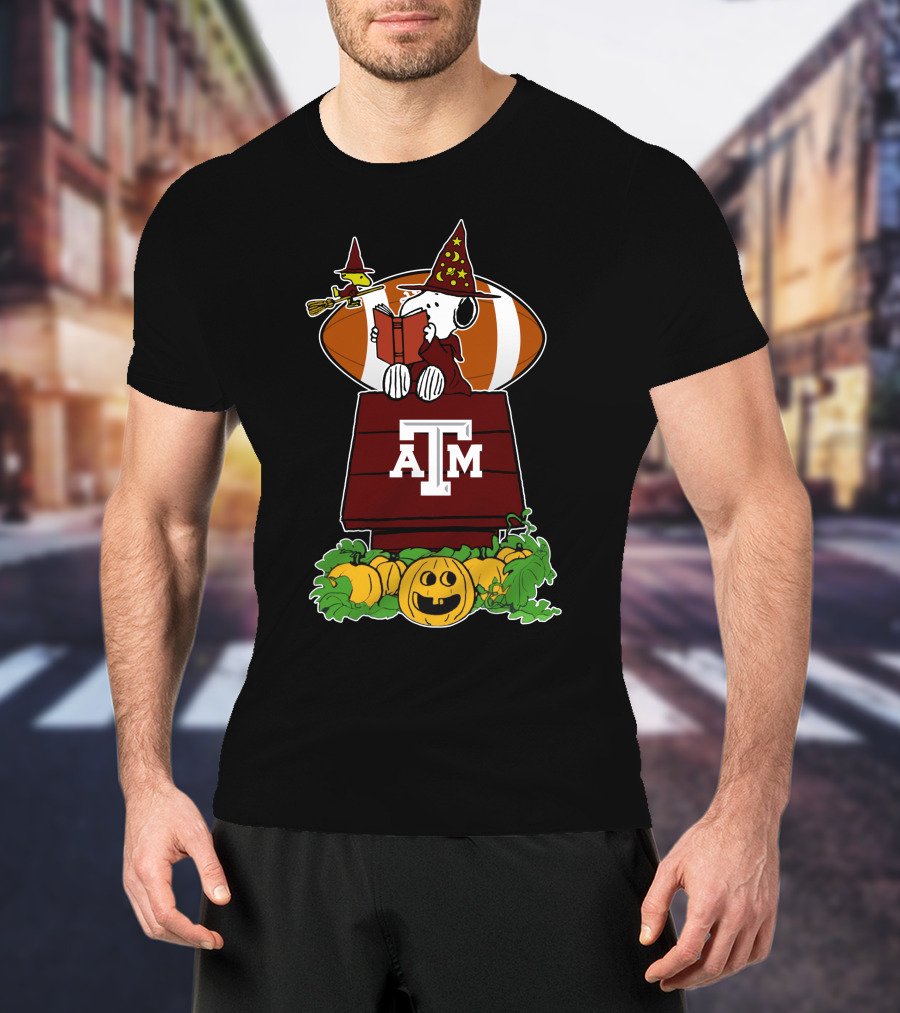 Texas A&M Aggies Snoopy Halloween Football Peanuts Charlie Brown Pumpkins House T-Shirt
