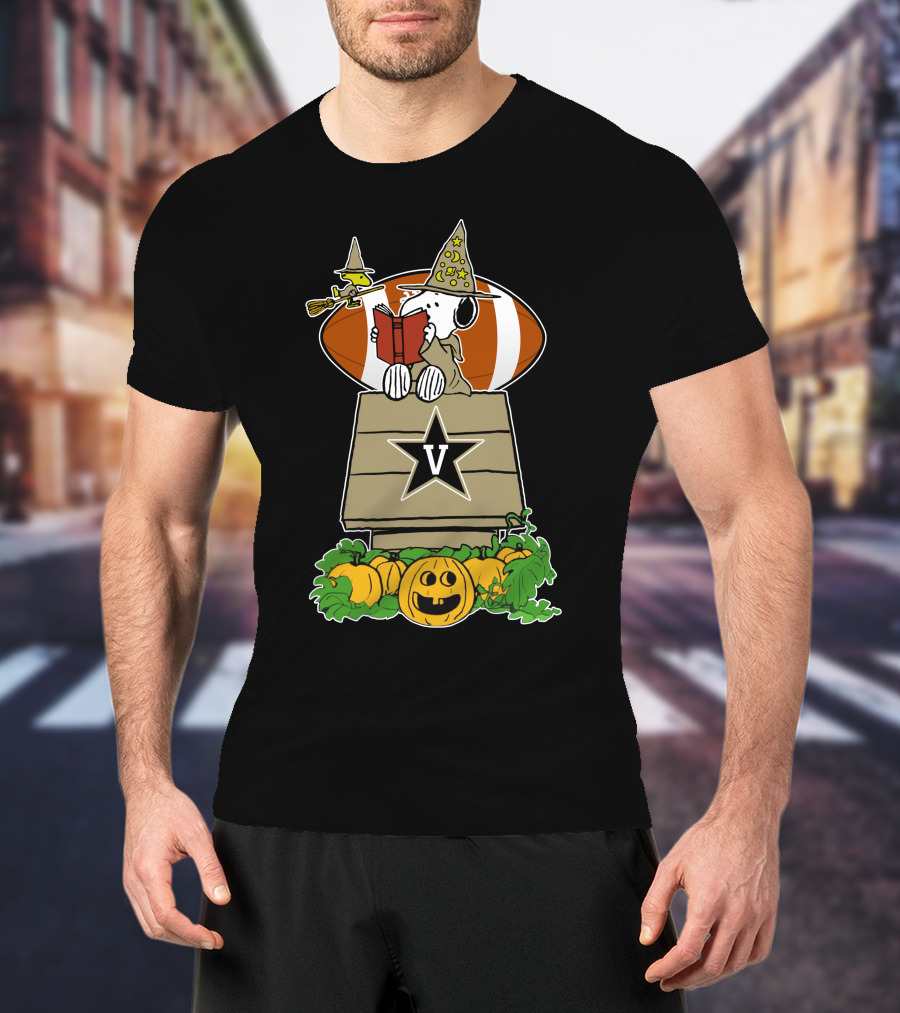Vanderbilt Commodores Snoopy Halloween Football With Pumpkins T-Shirt