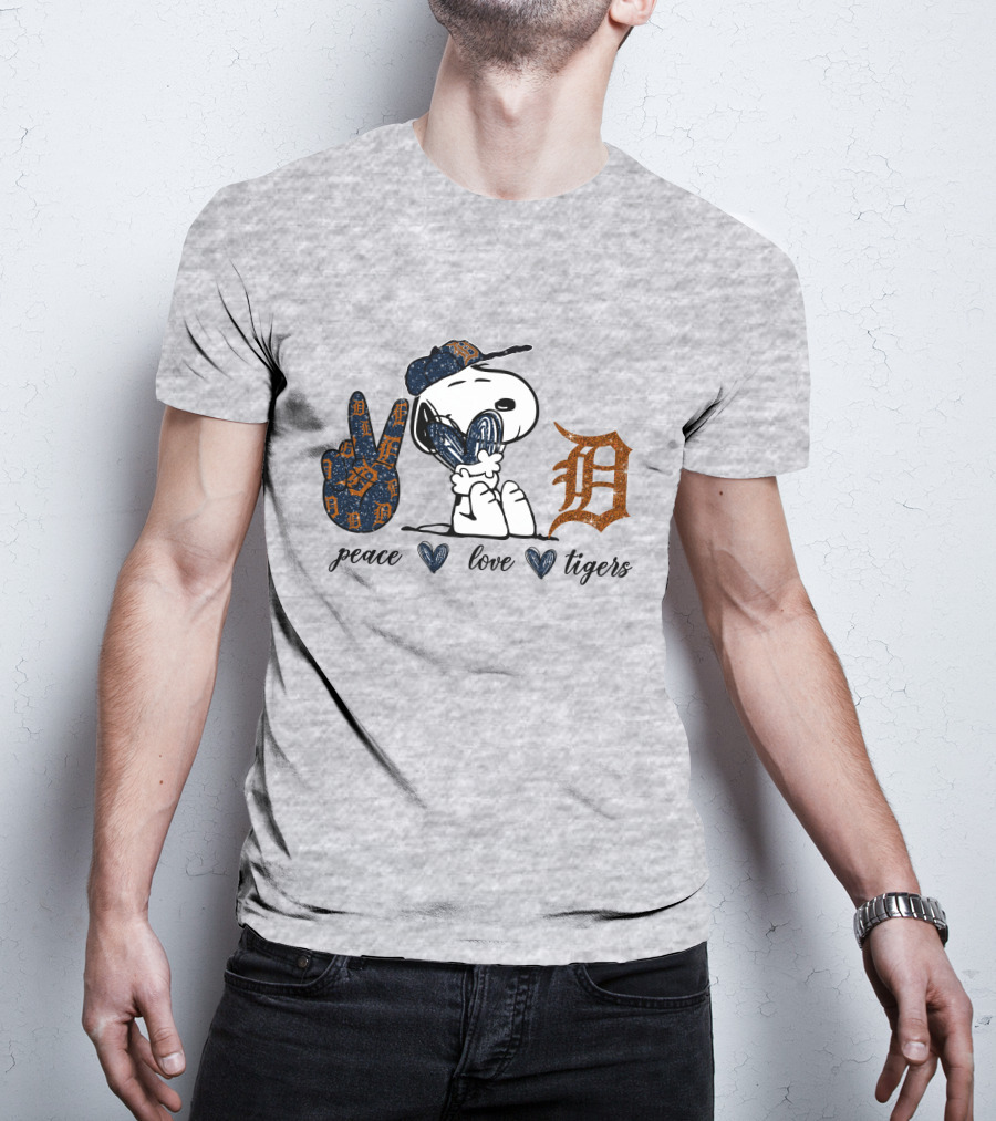 Peace Love Detroit Tigers Snoopy Baseball Fan T-Shirt