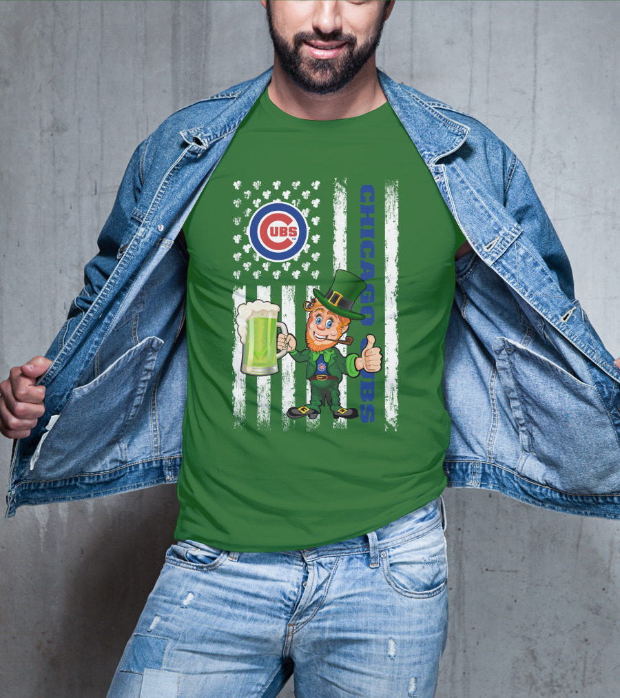 Chicago Cubs St Patrick's Day Leprechaun With Shamrocks And Flag T-Shirt