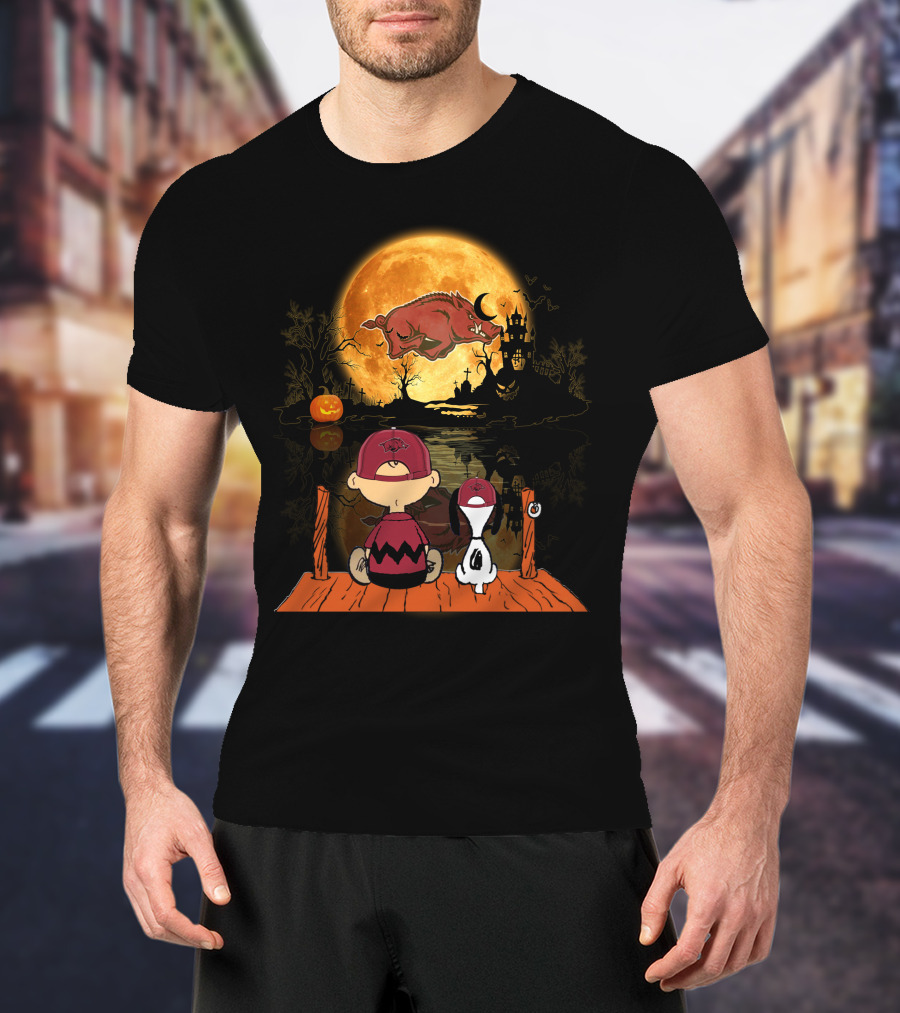 Arkansas Razorbacks Halloween Peanuts Moon Silhouette T-Shirt