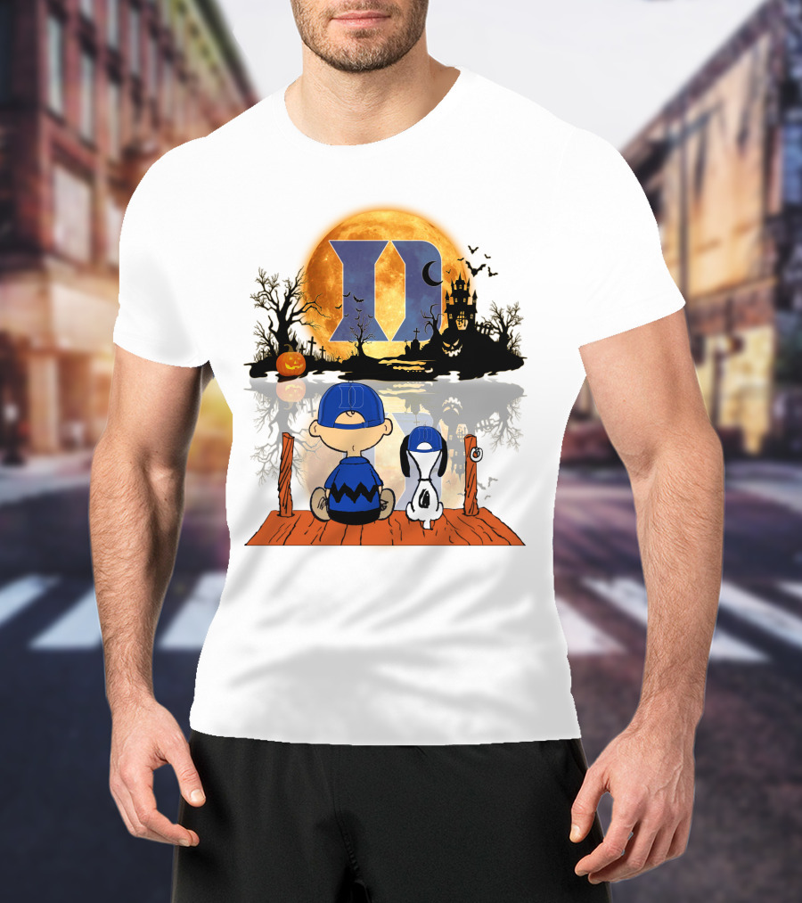 Duke Blue Devils Halloween Charlie Brown And Snoopy Moon Scene T-Shirt