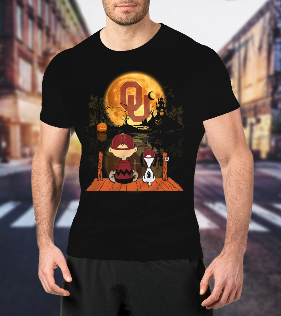 Oklahoma Sooners Halloween Moon Charlie Brown And SnoopyOU Haunted House T-Shirt