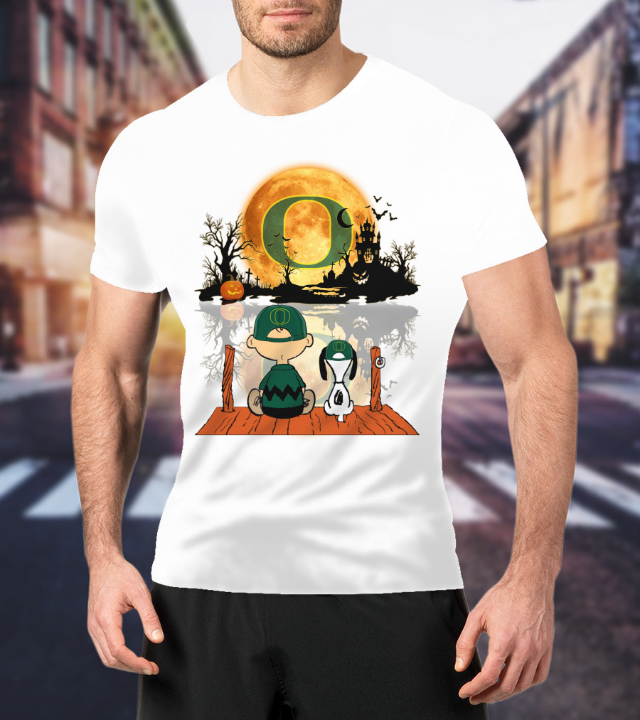 Oregon Ducks Halloween Moon Charlie And Snoopy Reflection T-Shirt