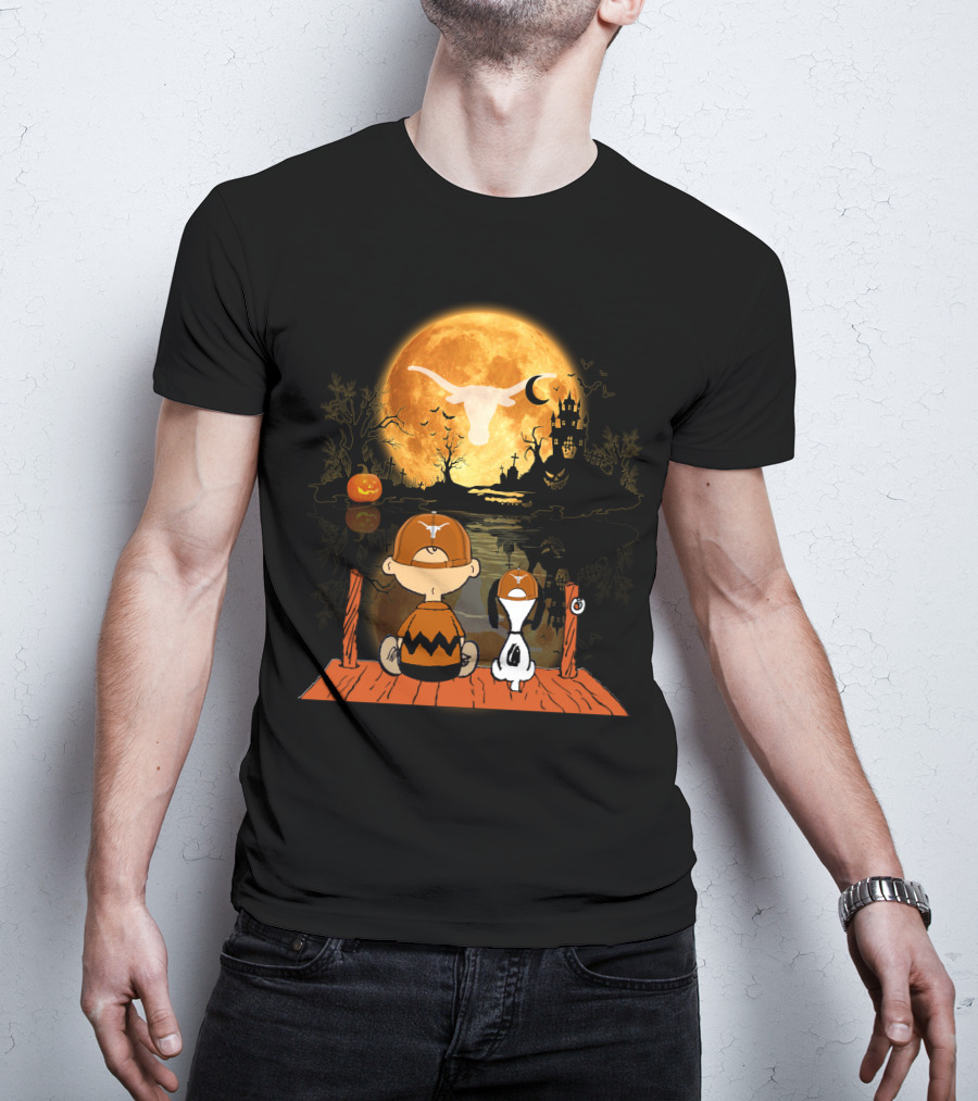 Texas Longhorns Halloween Charlie Brown Snoopy Full Moon Haunted Scene T-Shirt