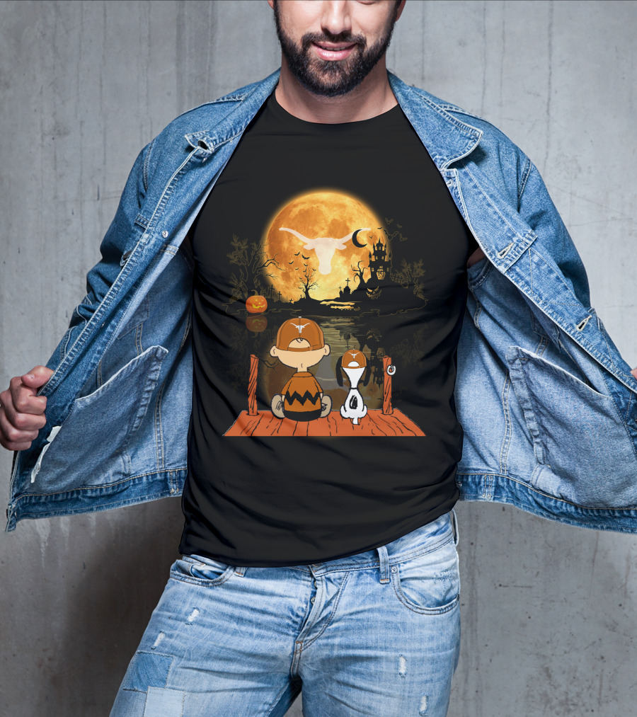Texas Longhorns Halloween Charlie Brown Snoopy Full Moon Haunted Scene T-Shirt