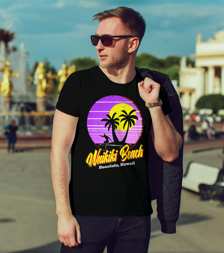 Waikiki Beach Honolulu Hawaii Retro Surfer 80s Vintage Palm Sunset T-Shirt