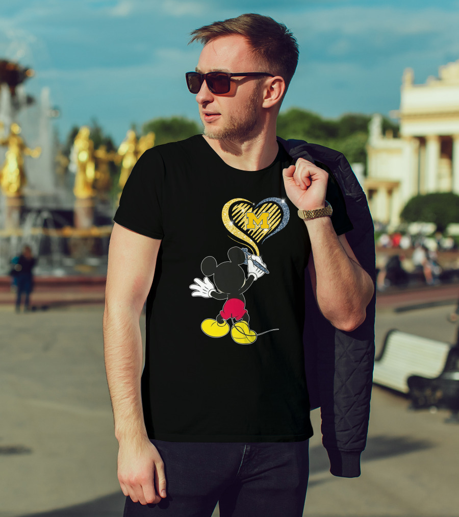 Mickey Mouse Drawing Heart With Michigan Wolverines T-Shirt