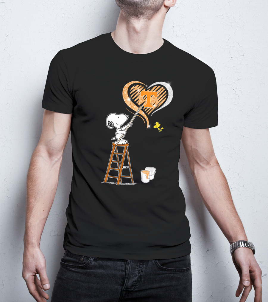 Snoopy Painting Tennessee Volunteers Heart With Woodstock T-Shirt