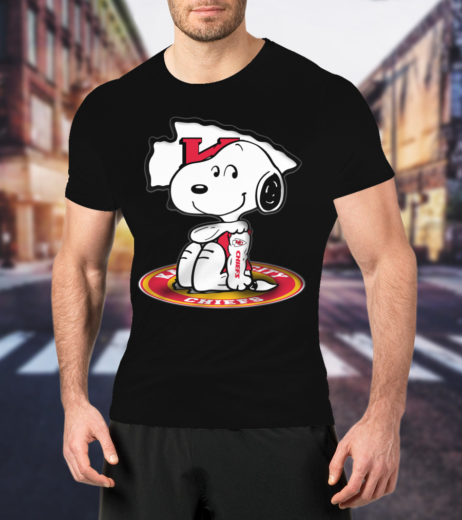 Kansas City Chiefs Snoopy Peanuts Nfl Fan Gear T-Shirt