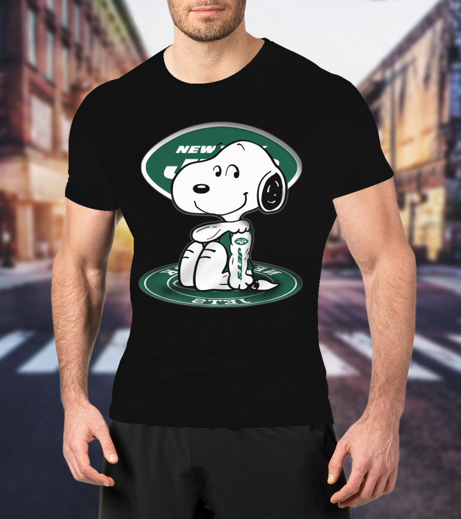 Snoopy New York Jets Football Fan Sitting Pose T-Shirt