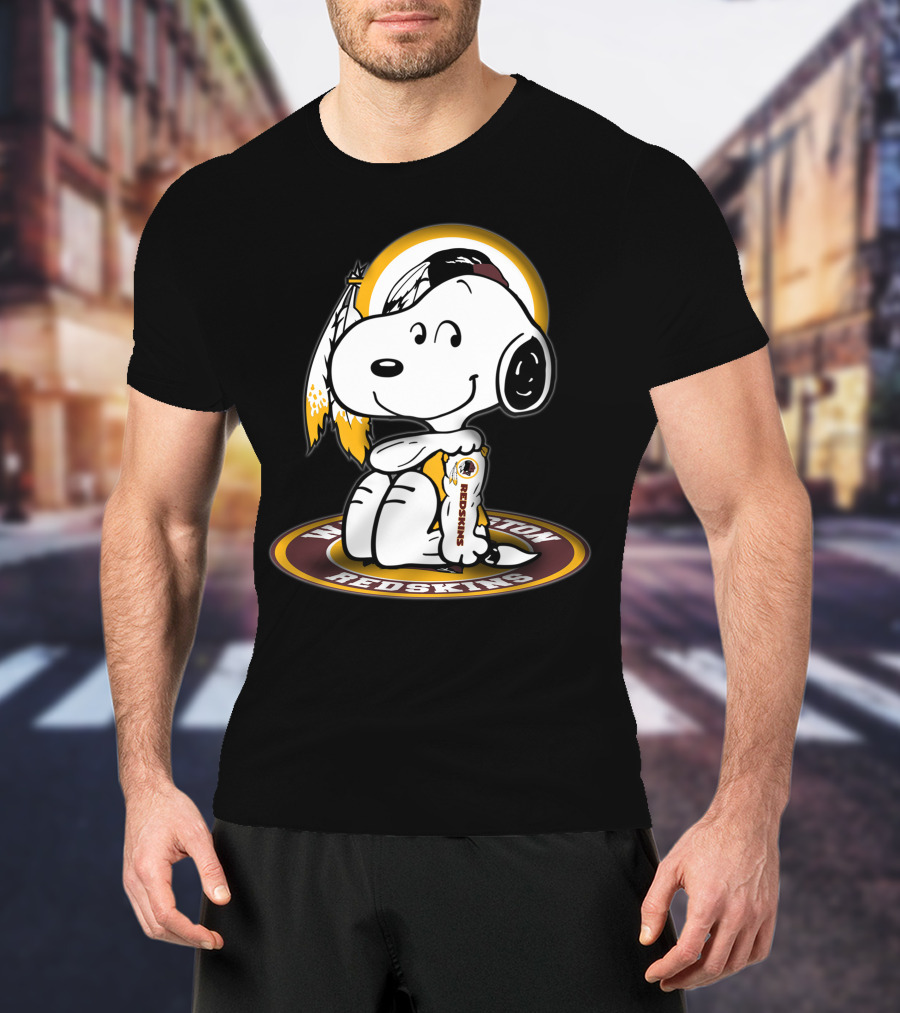 Snoopy Hugging Football Trophy Washington Redskins Sports T-Shirt