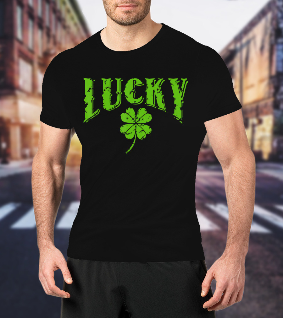 Vintage Lucky Four Leaf Clover Lucky St Paddy's Day T-Shirt