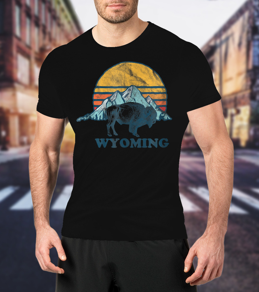 Vintage Wyoming Sunset Buffalo And Mountains T-Shirt