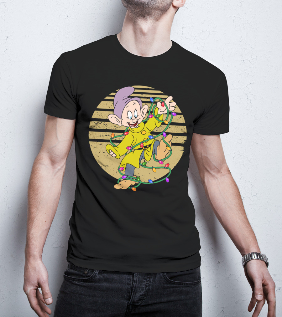 Dopey Wrapped In Christmas Lights Vintage Circle T-Shirt