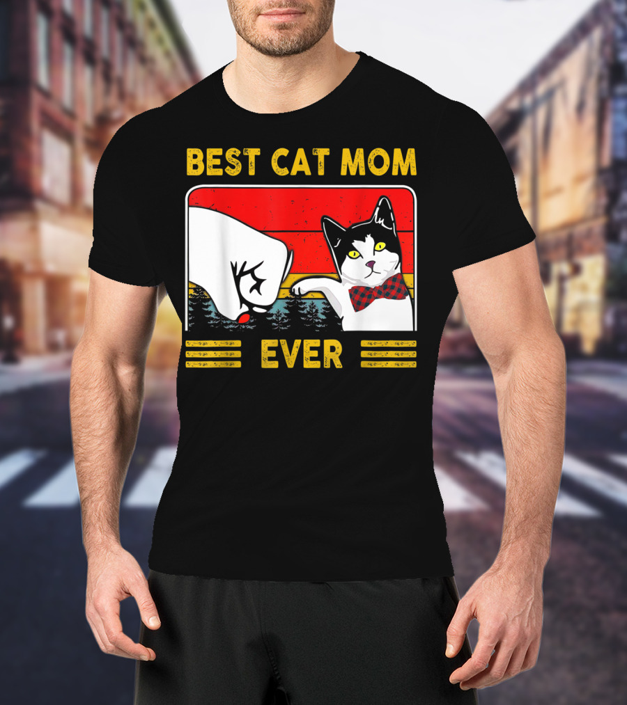 BEST CAT MOM EVER Retro Vintage Cat With Fist Bump And Bow Tie T-Shirt