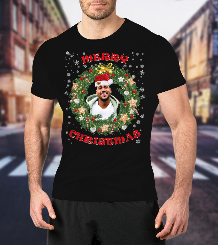 Merry Christmas Romeo Santos Santa Hat Wreath T-Shirt