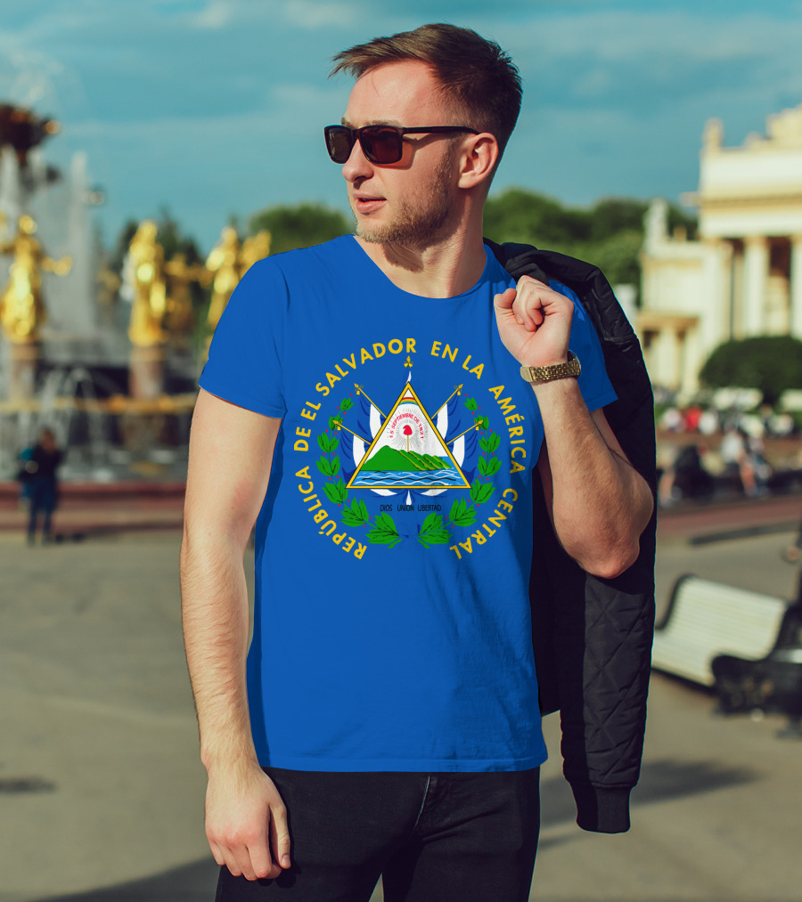 República DE El Salvador En LA América Central Dios Unión Libertad Escudo DE El Salvador T-Shirt