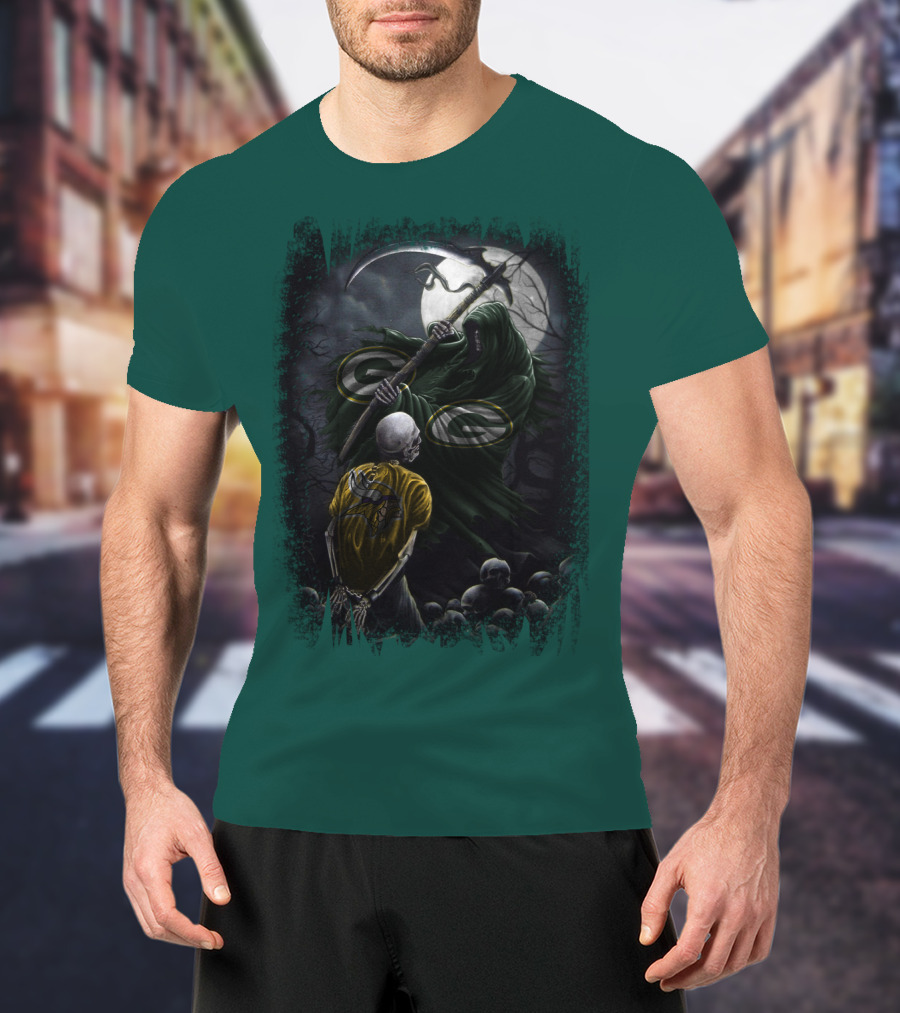 Green Bay Packers Grim Reaper Scene With Skeleton Under Moonlight T-Shirt