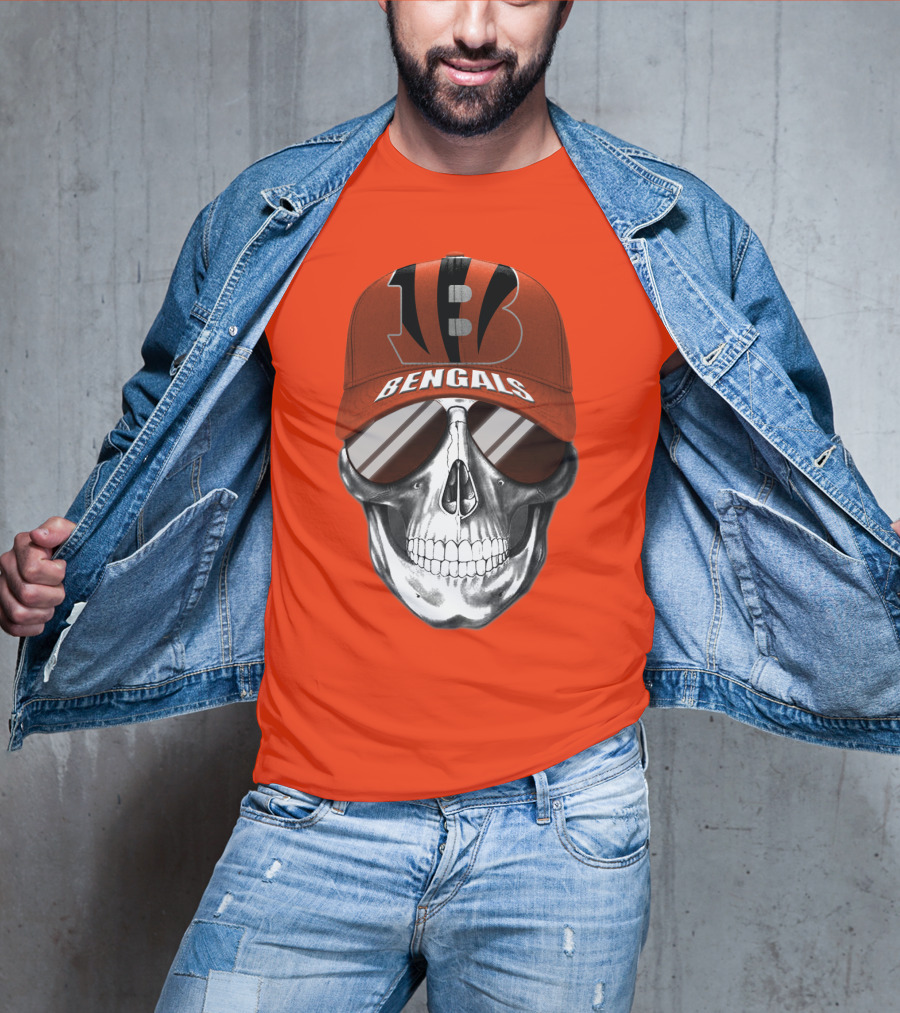 Cincinnati Bengals Skull With Cap And Mirrored Sunglasses T-Shirt