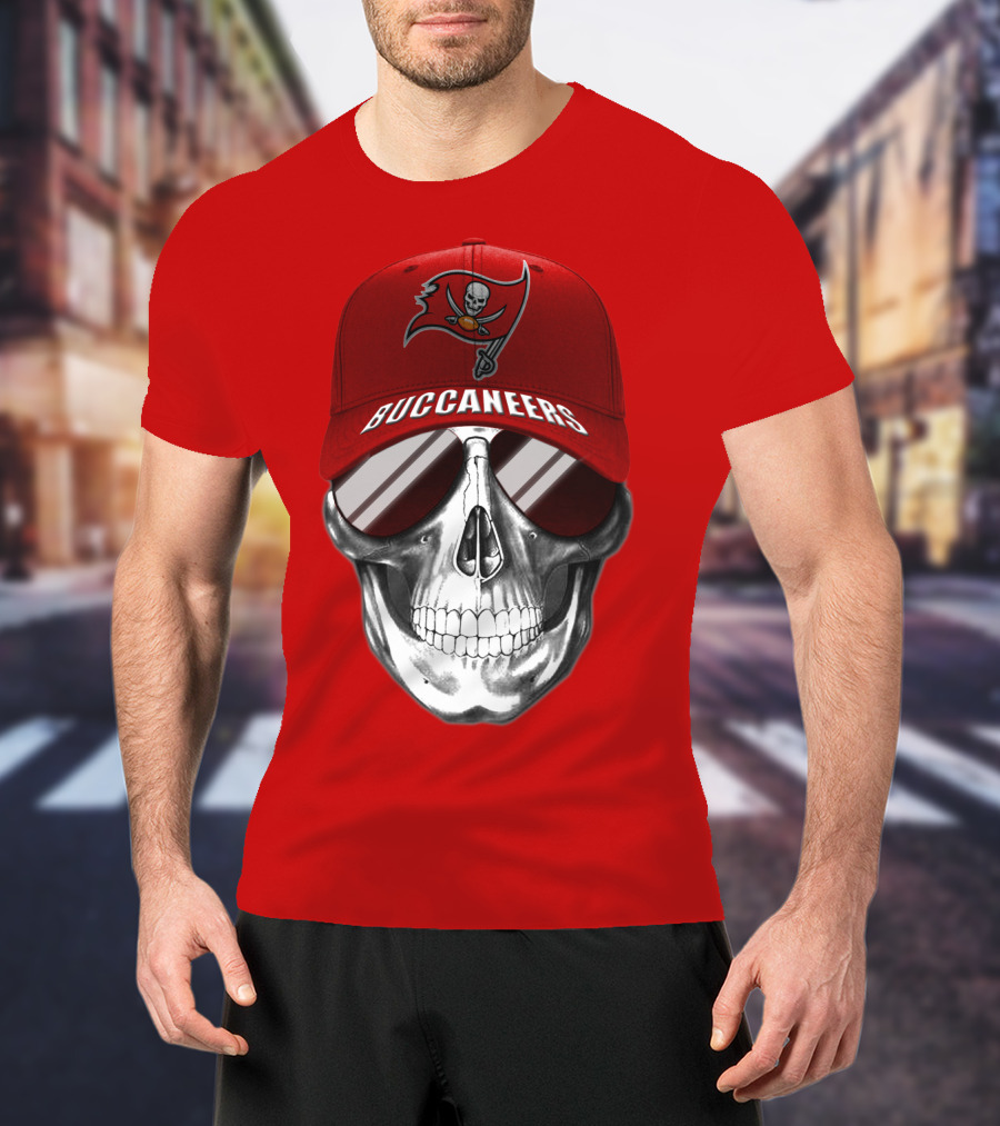 Tampa Bay Buccaneers Skull With Red Cap T-Shirt