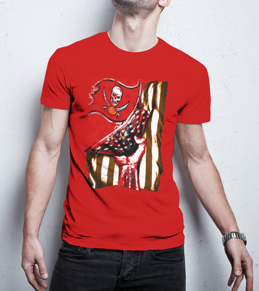 Tampa Bay Buccaneers Skull Flag And Hand With Stars And Stripes T-Shirt