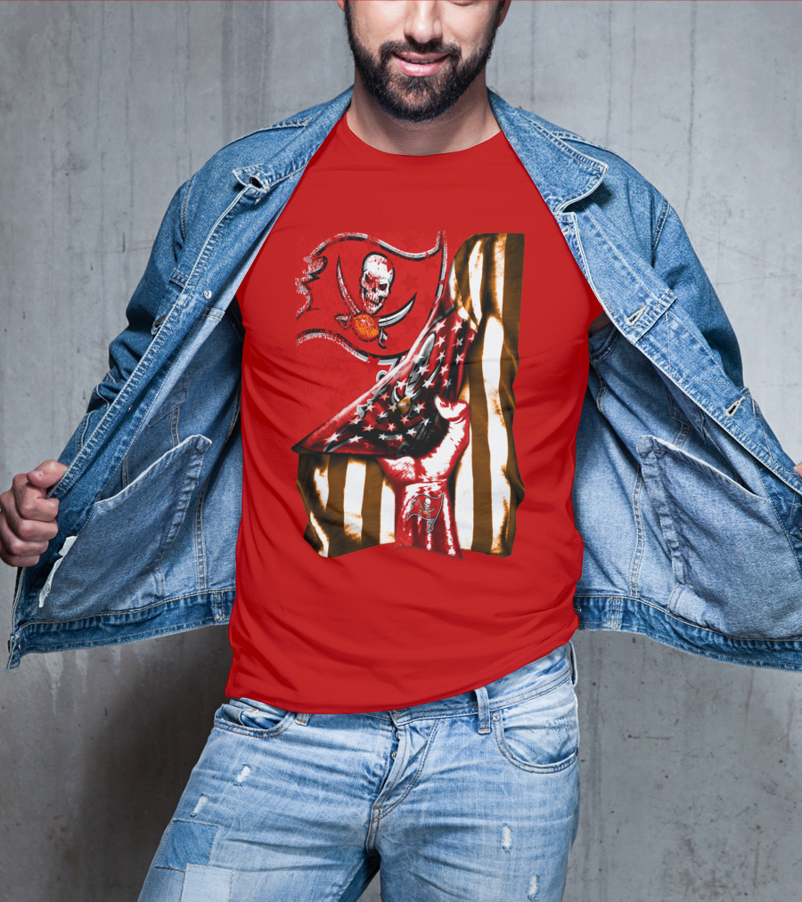 Tampa Bay Buccaneers Skull Flag And Hand With Stars And Stripes T-Shirt