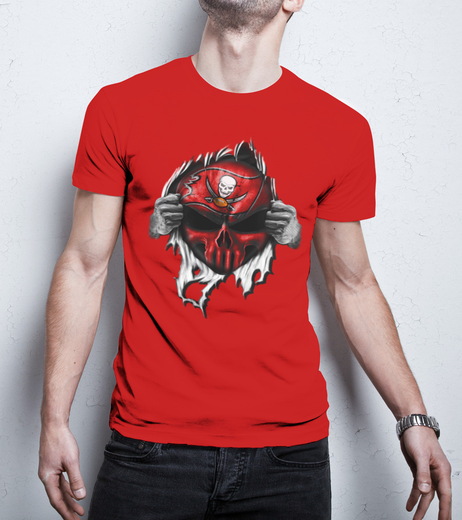 Tampa Bay Buccaneers Skull Face Peeling Back T-Shirt