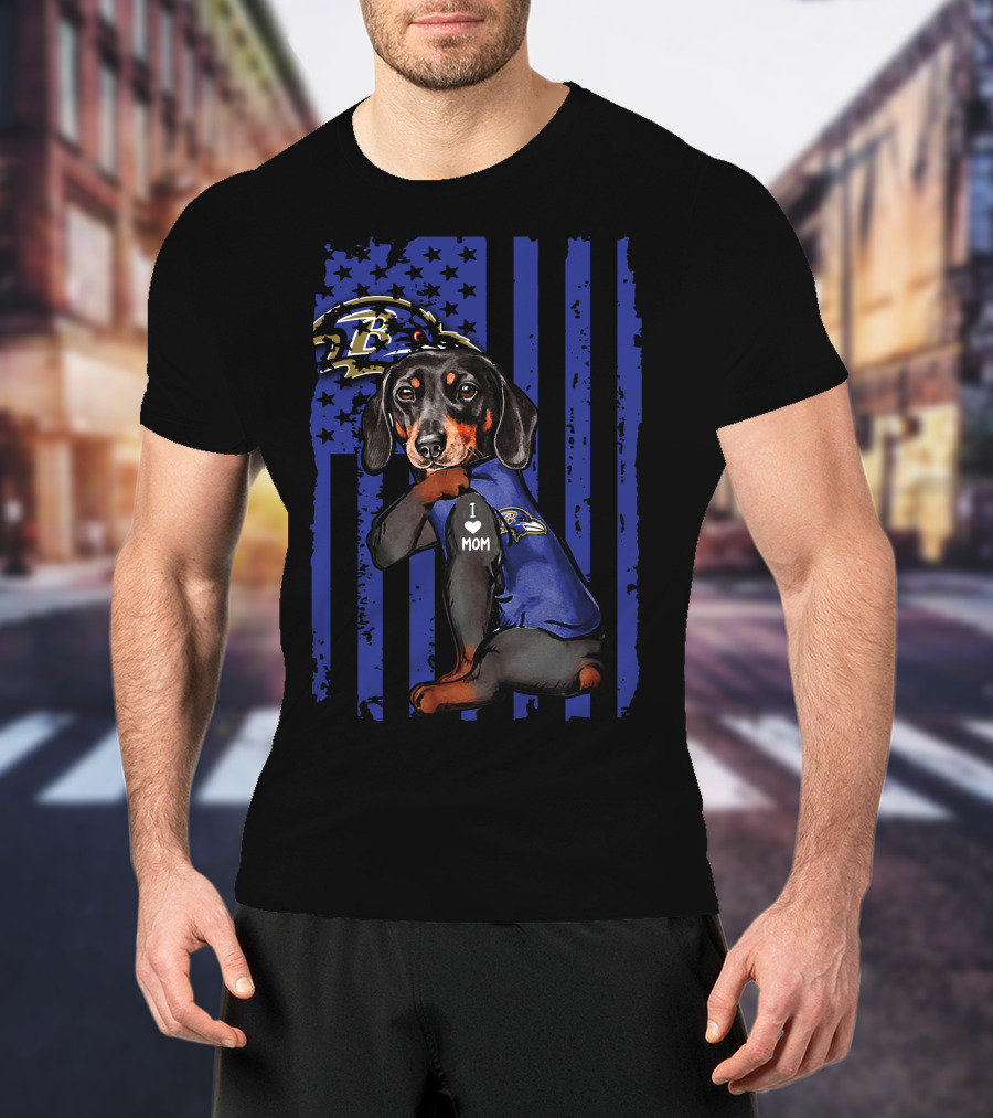 Dachshund I Love Mom Baltimore Ravens Fan With Football Helmet And Stars T-Shirt