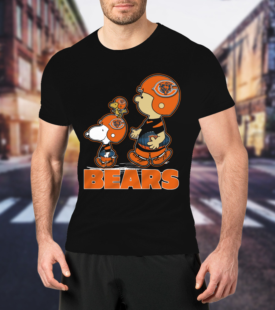 Snpfootball Chicago Bears Peanuts Characters In Bears Helmets T-Shirt