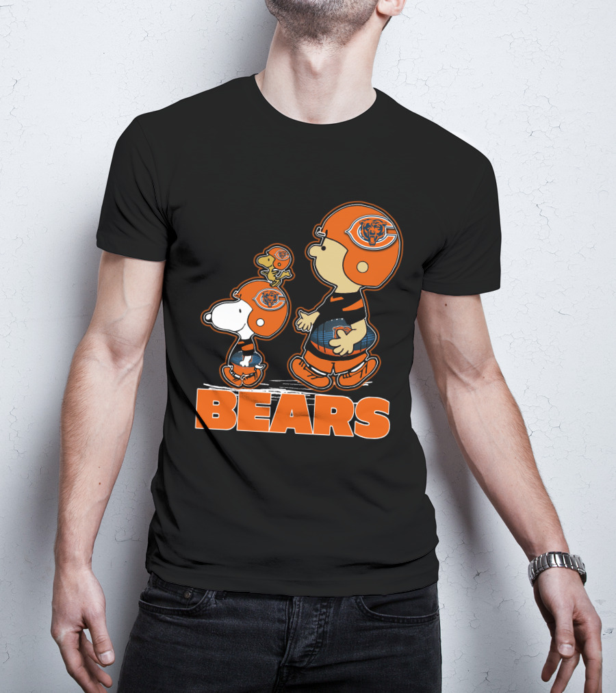 Snpfootball Chicago Bears Peanuts Characters In Bears Helmets T-Shirt