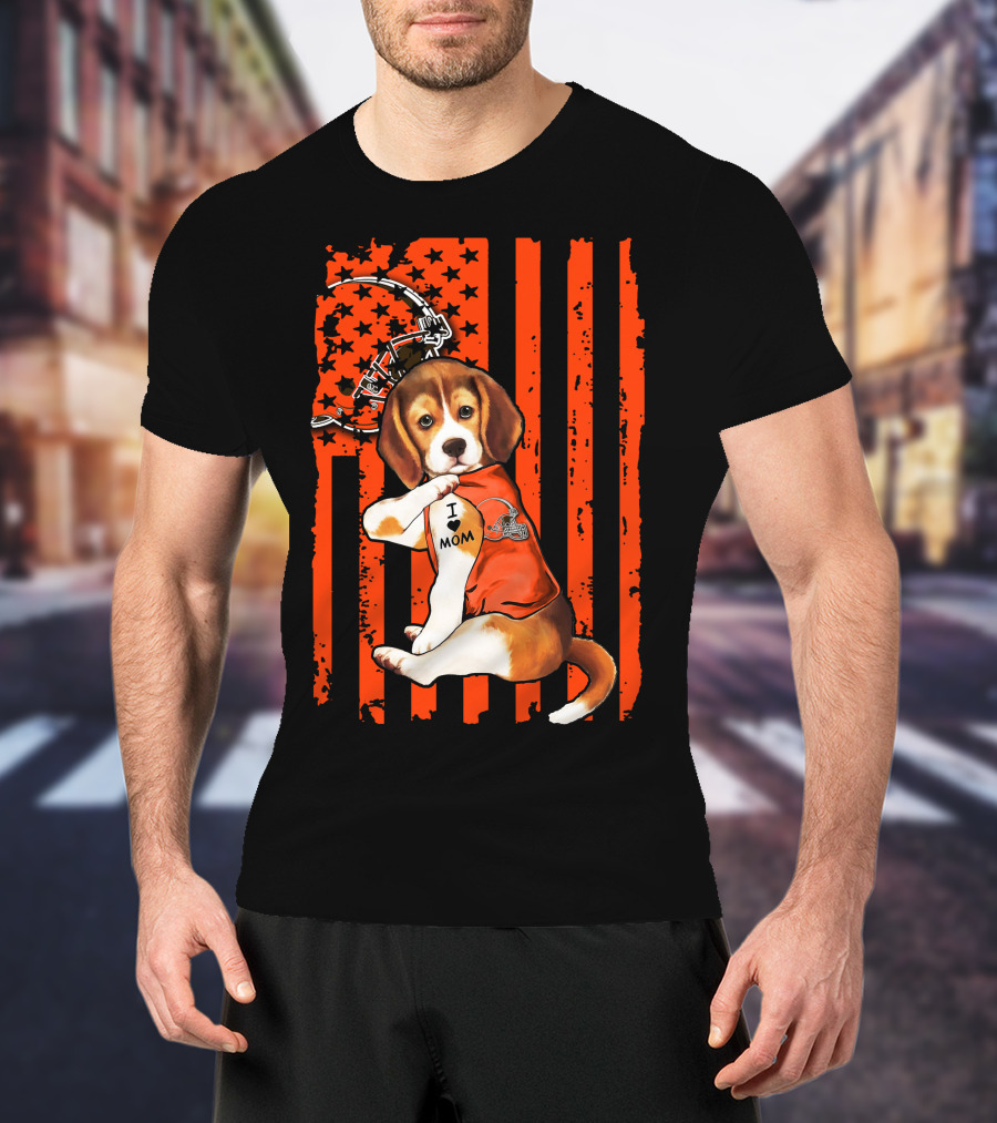 Beagle I Love Mom Cleveland Browns Football Helmet And Stripes T-Shirt