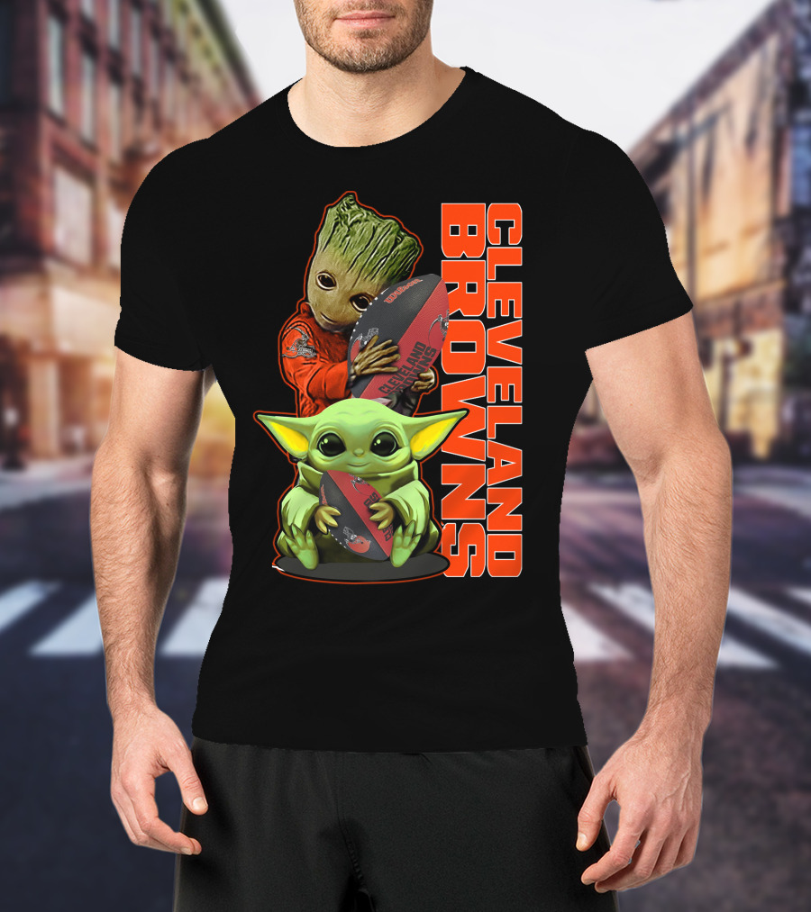 CLEVELAND BROWNS Groot And Baby Yoda Holding Football T-Shirt