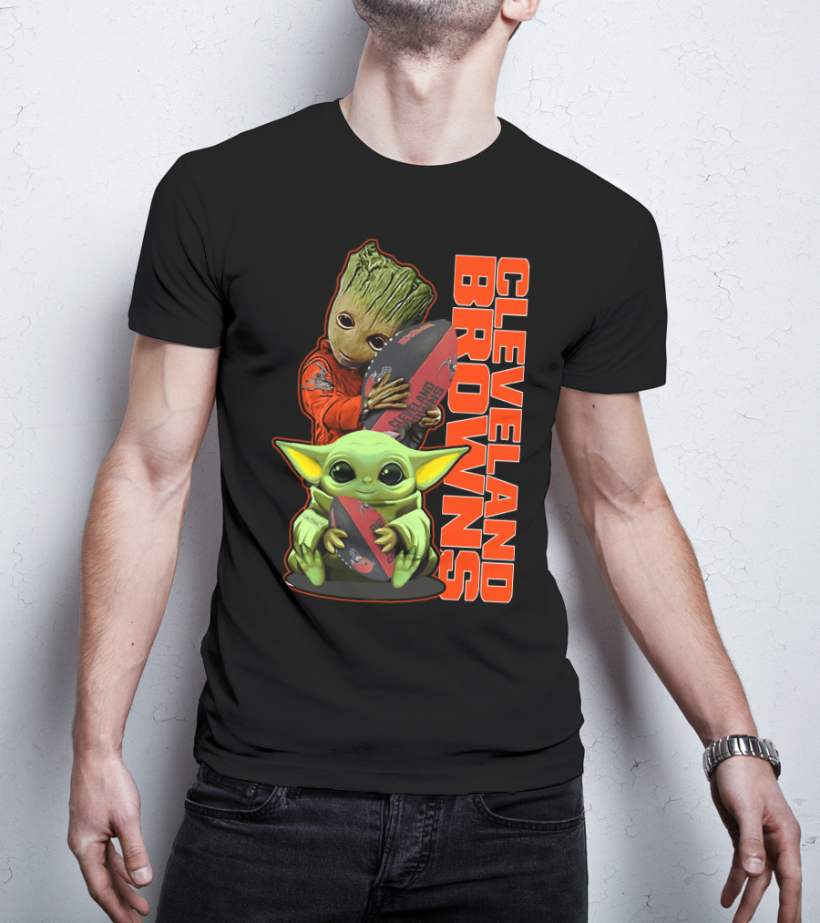 CLEVELAND BROWNS Groot And Baby Yoda Holding Football T-Shirt