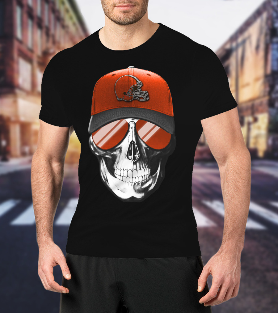 Skull With Cleveland Browns Helmet And Reflective Glasses T-Shirt
