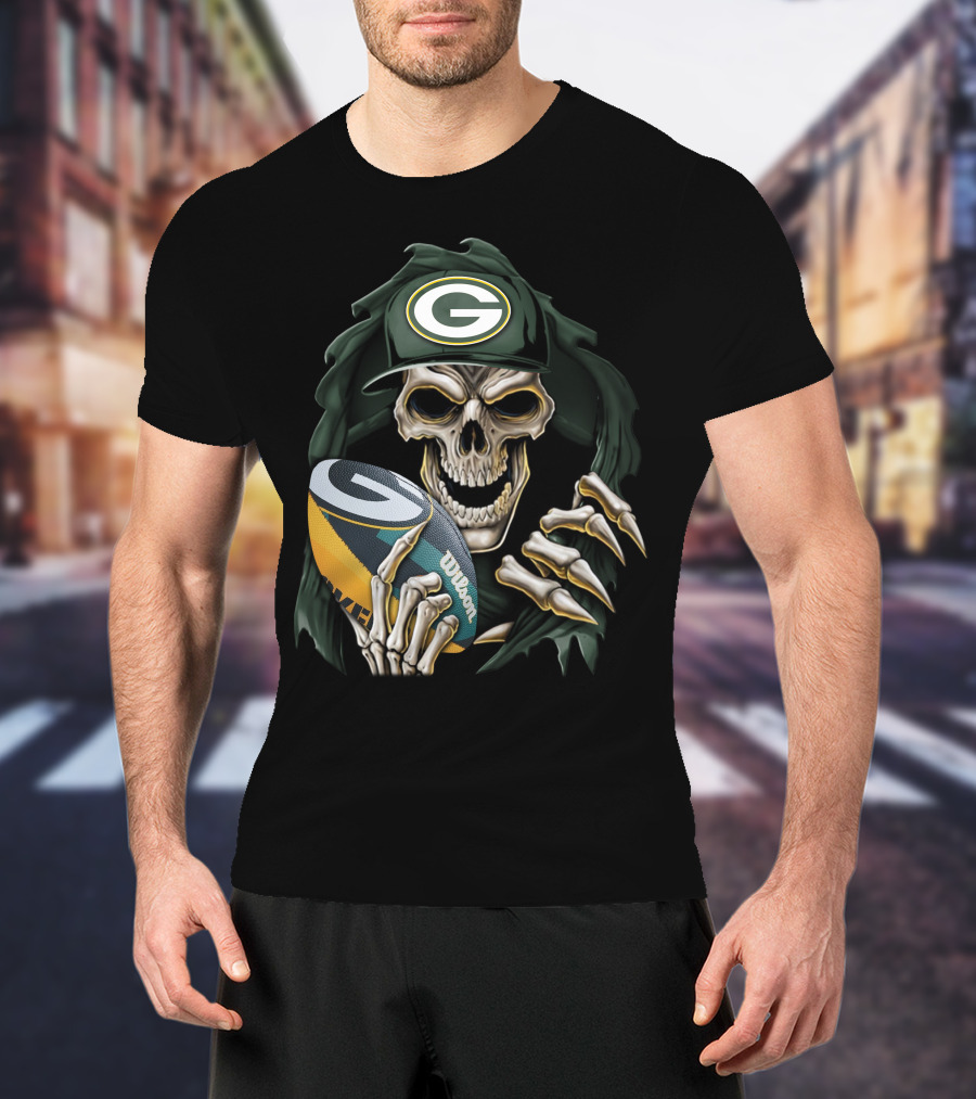 Skull Holding Wilson Football Green Bay Packers T-Shirt