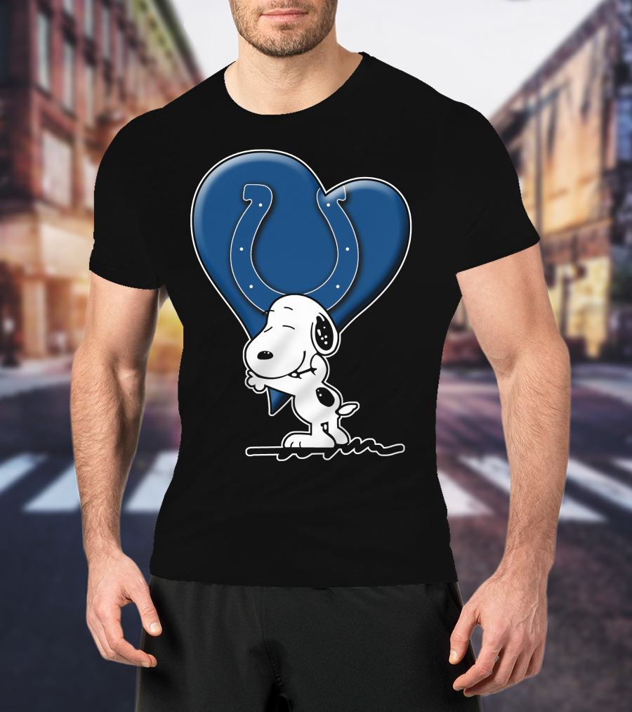 Snoopy Hugging Colts Horseshoe Heart Indianapolis Colts Snp T-Shirt