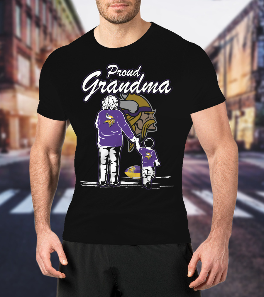 Proud Grandma Minnesota Vikings Family Football Fan T-Shirt
