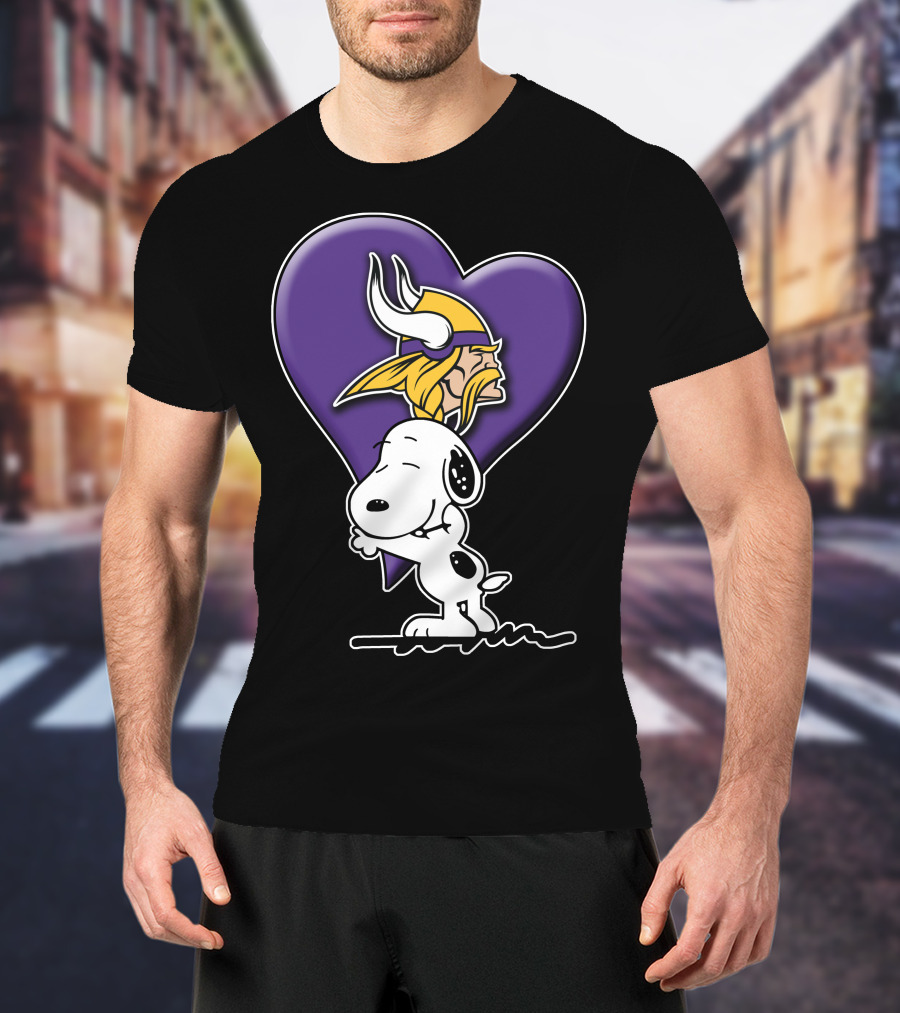 Snoopy Hugging Heart Minnesota Vikings T-Shirt
