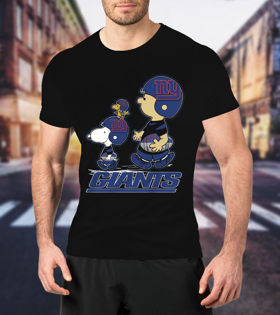 Snpfootball New York Giants Snoopy And Peanuts Characters With Helmets T-Shirt