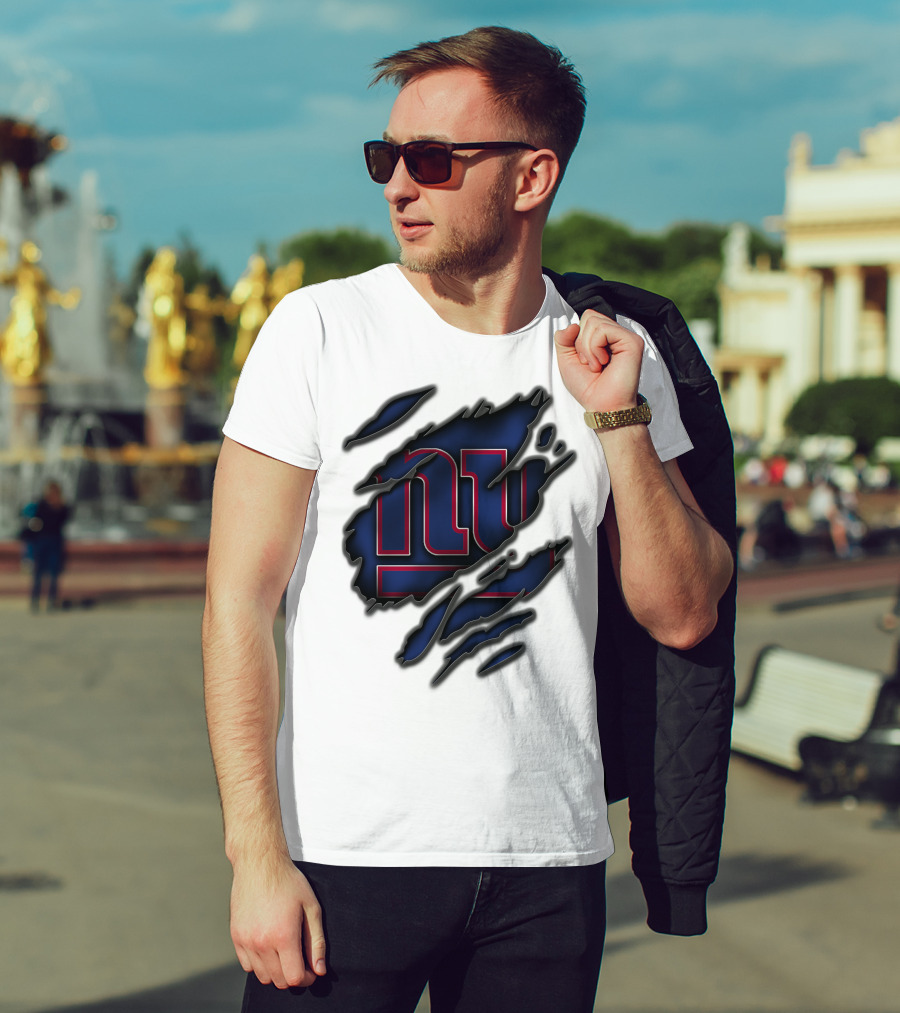 Torn V3 New York Giants Logo Rip Effect T-Shirt