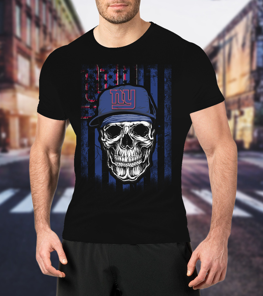 New York Giants Skull With Blue Hat And American Flag Background T-Shirt
