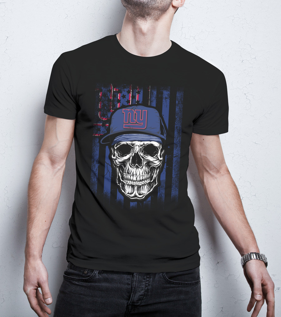 New York Giants Skull With Blue Hat And American Flag Background T-Shirt