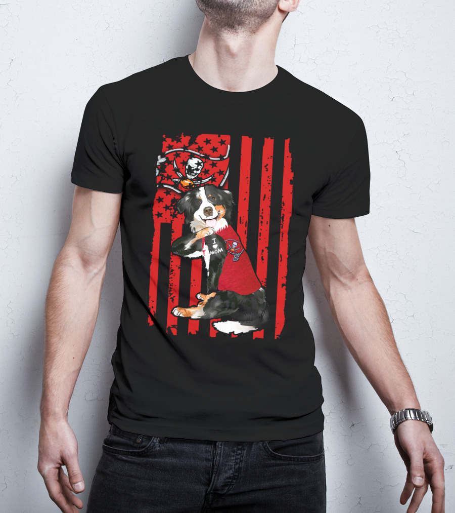 Border Collie In I Love Mom Shirt With Tampa Bay Buccaneers Flag T-Shirt
