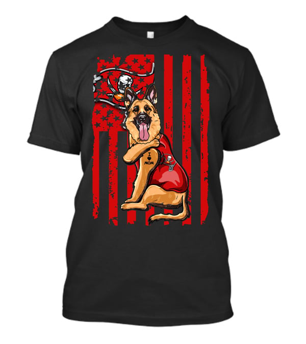 German Shepherd I Love Mom Tampa Bay Buccaneers Flag Background T-Shirt