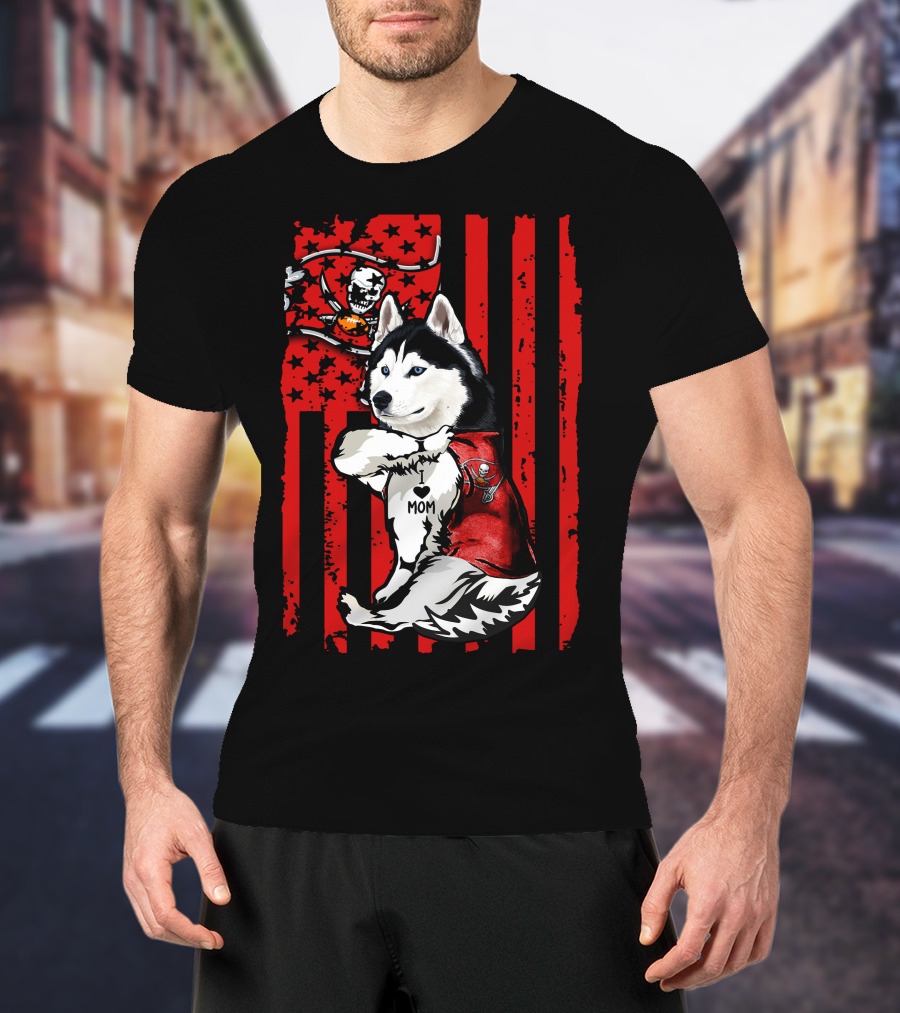 Siberian Husky Tampa Bay Buccaneers Heart Mom Flag T-Shirt