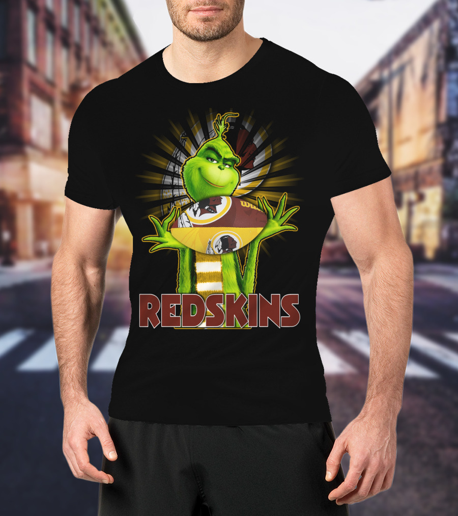 Grinch Holding Washington Redskins Football T-Shirt