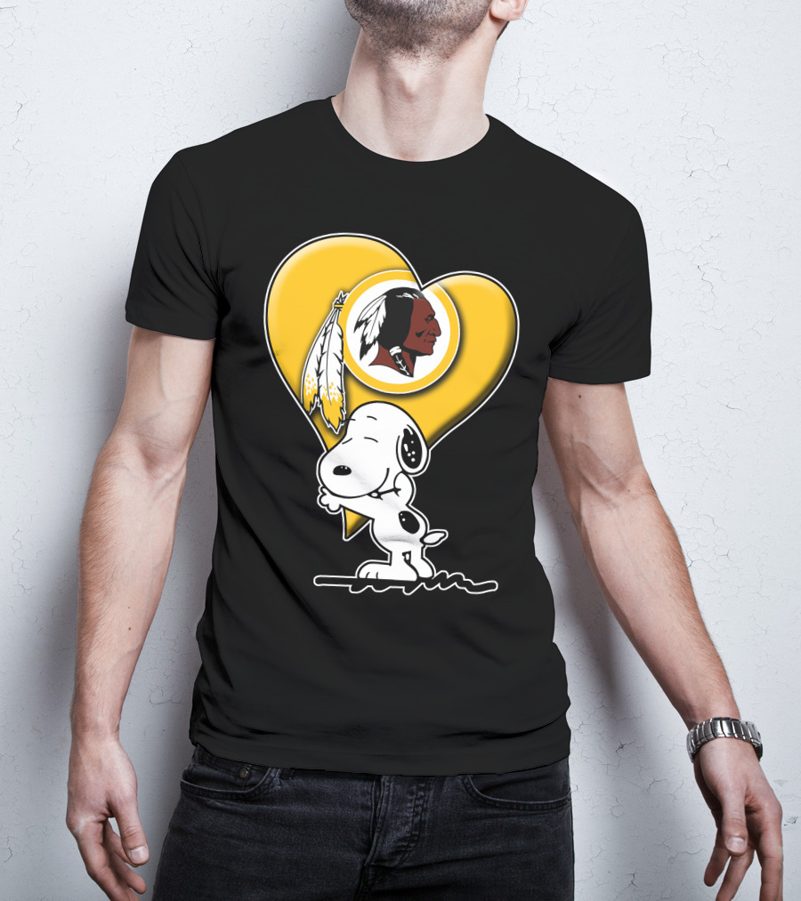 Snoopy Hugging Heart Washington Redskins T-Shirt
